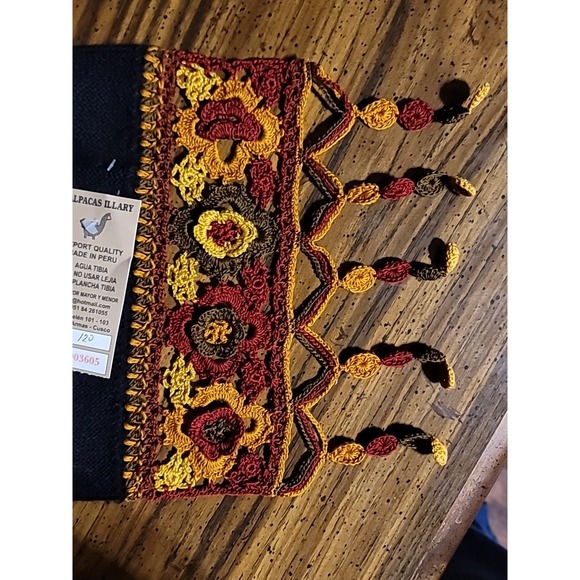 NWT Illary Baby Alpaca Knit Scarf Made In Peru Fringe Luxury Black Yellow Red - Picture 4 of 10
